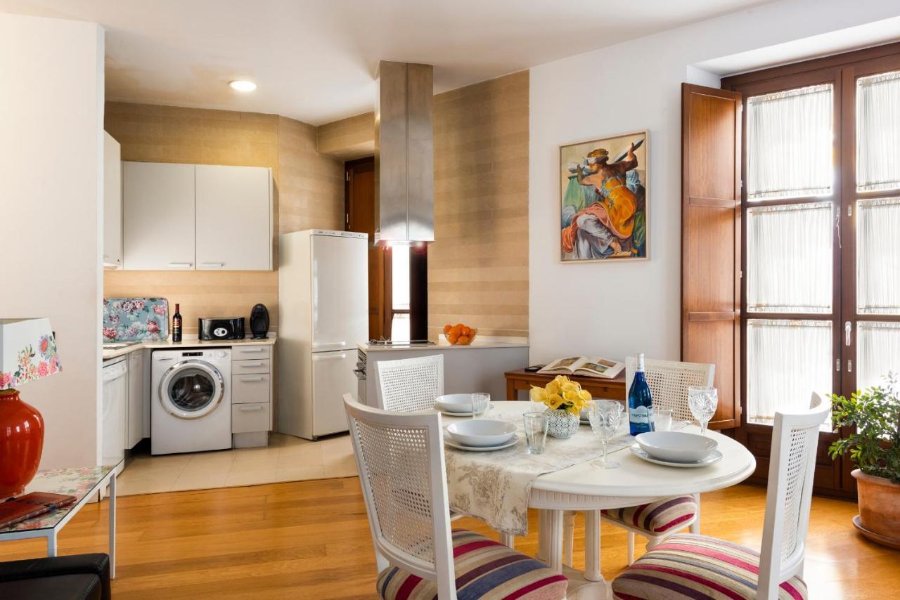 Cathedral Apartment, First Floor Sevilla Exterior foto